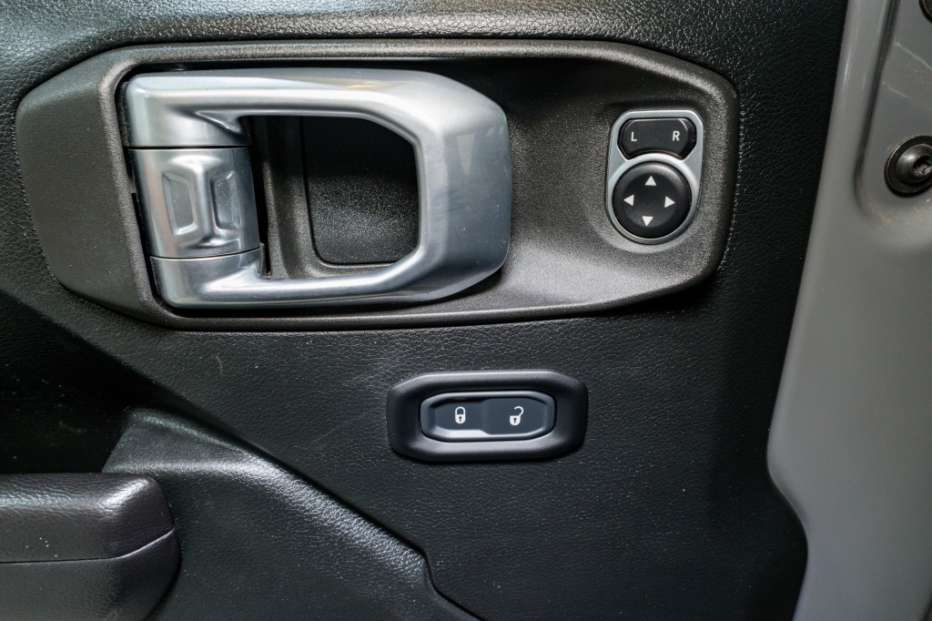 2021 Jeep Gladiator Image 14