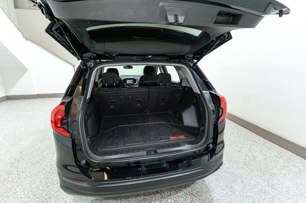 2020 GMC Terrain Image 28