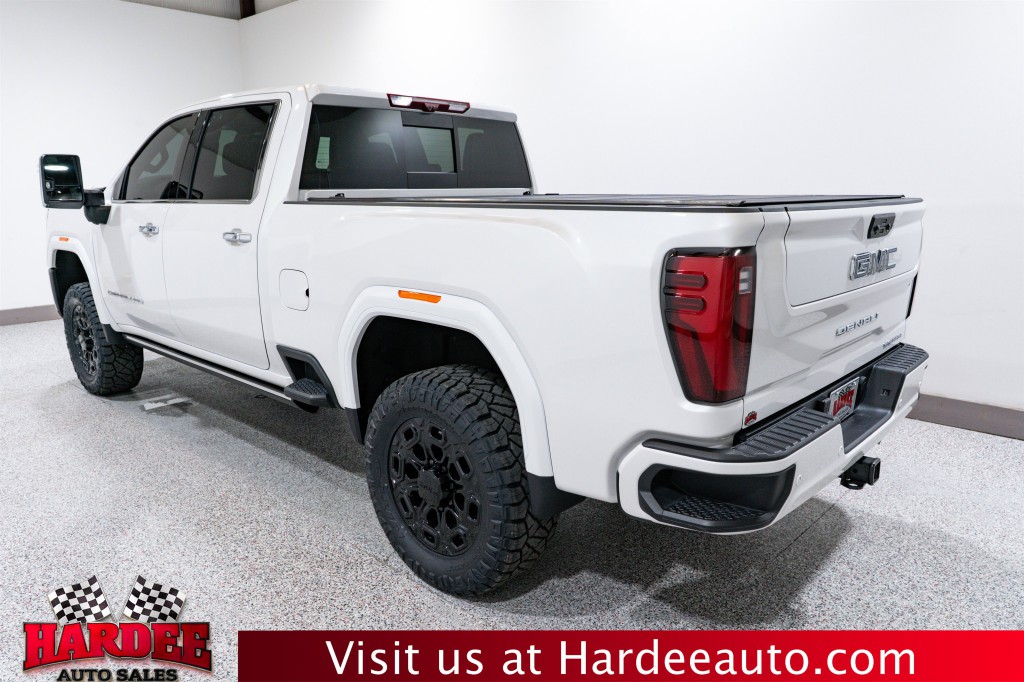 2025 GMC Sierra 2500 Image 3
