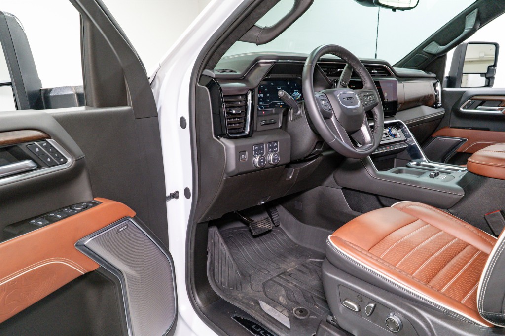 2025 GMC Sierra 2500 Image 16