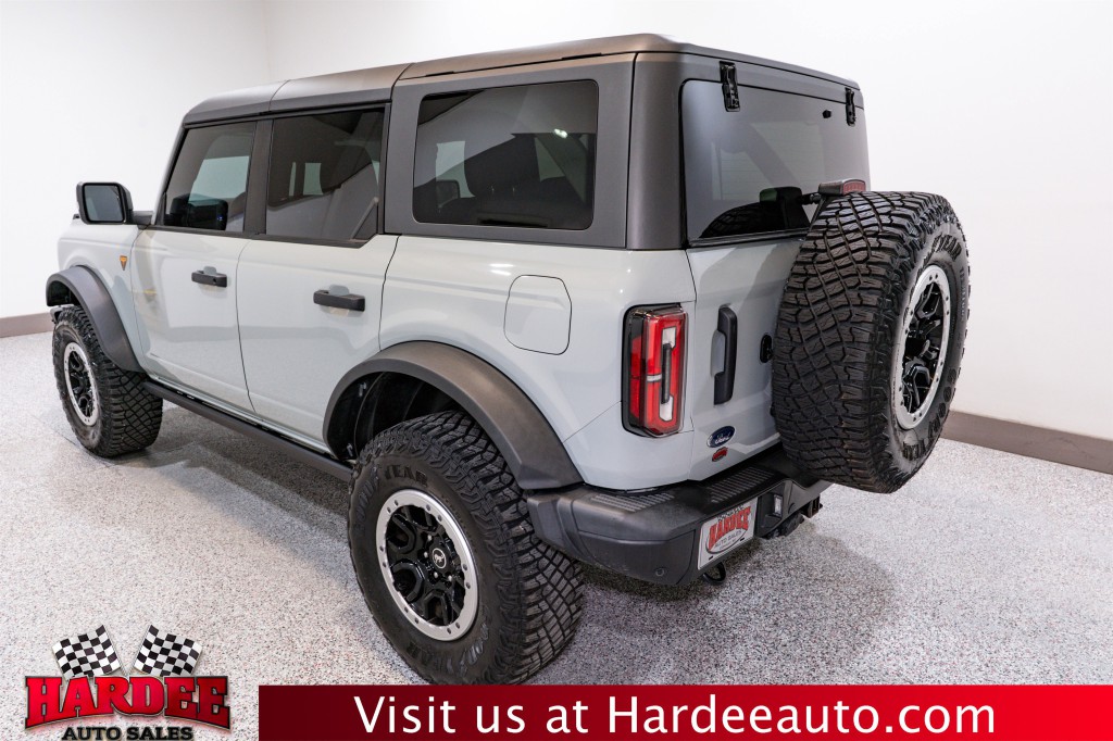 2021 Ford Bronco Image 3