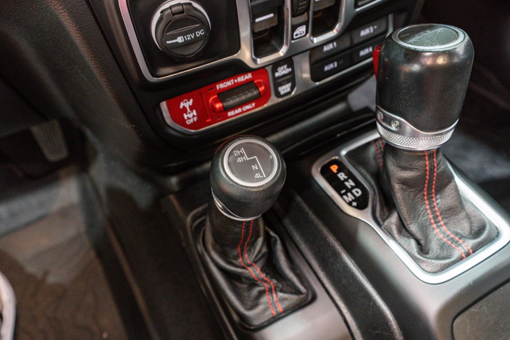 2020 Jeep Gladiator Image 26