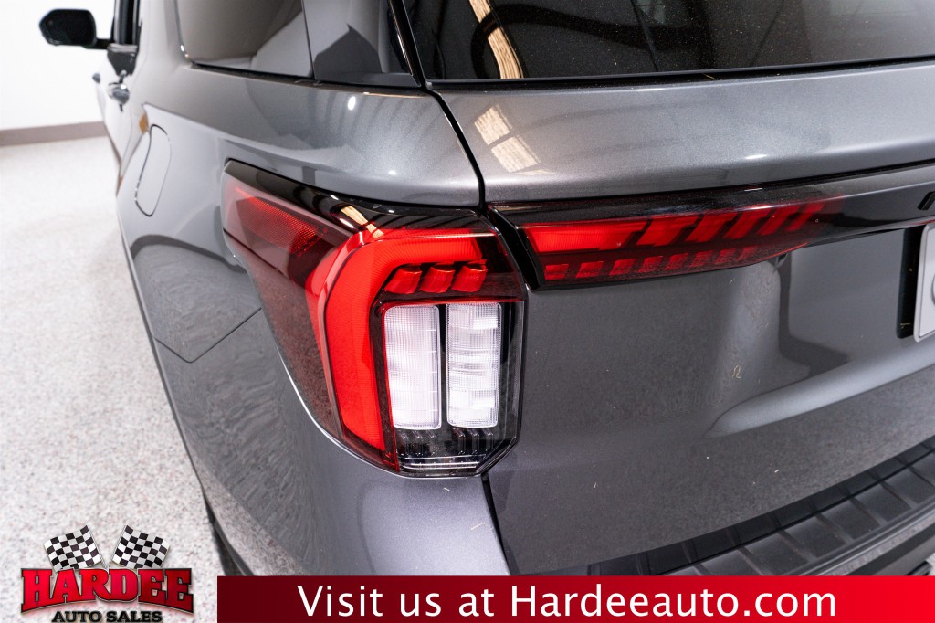 2025 Ford Explorer Image 9