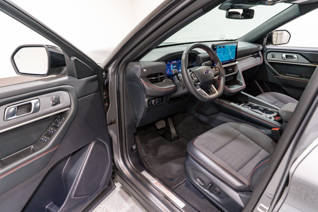 2025 Ford Explorer Image 12