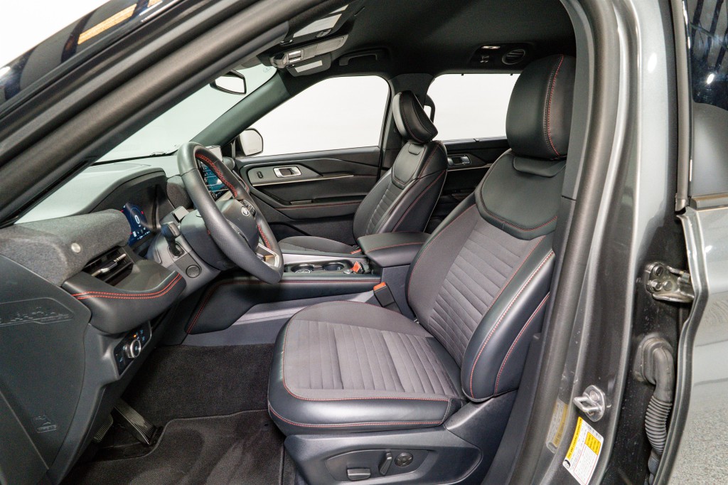 2025 Ford Explorer Image 16