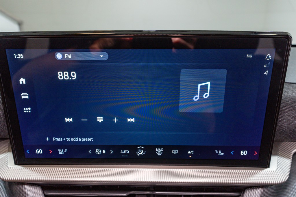 2025 Ford Explorer Image 19