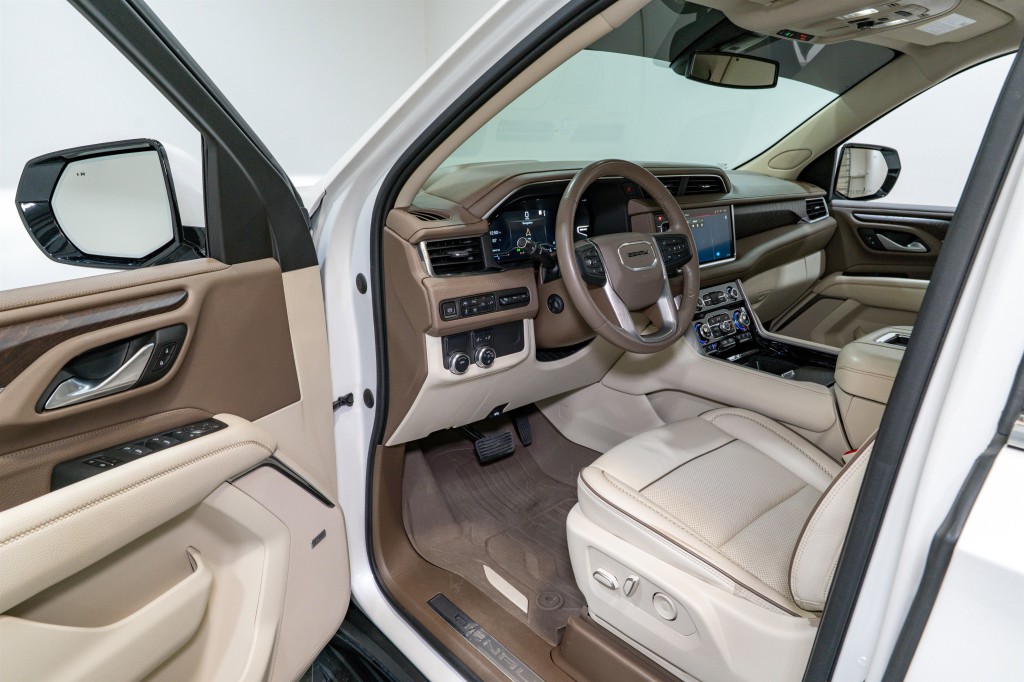 2022 GMC Yukon Image 12