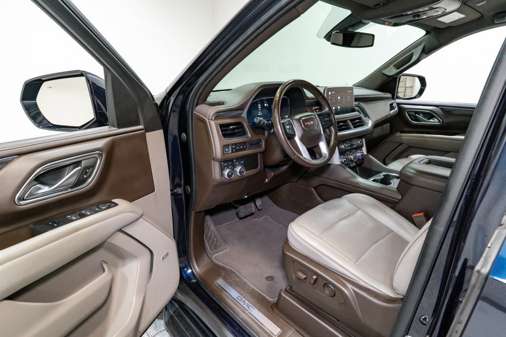 2022 GMC Yukon Image 12