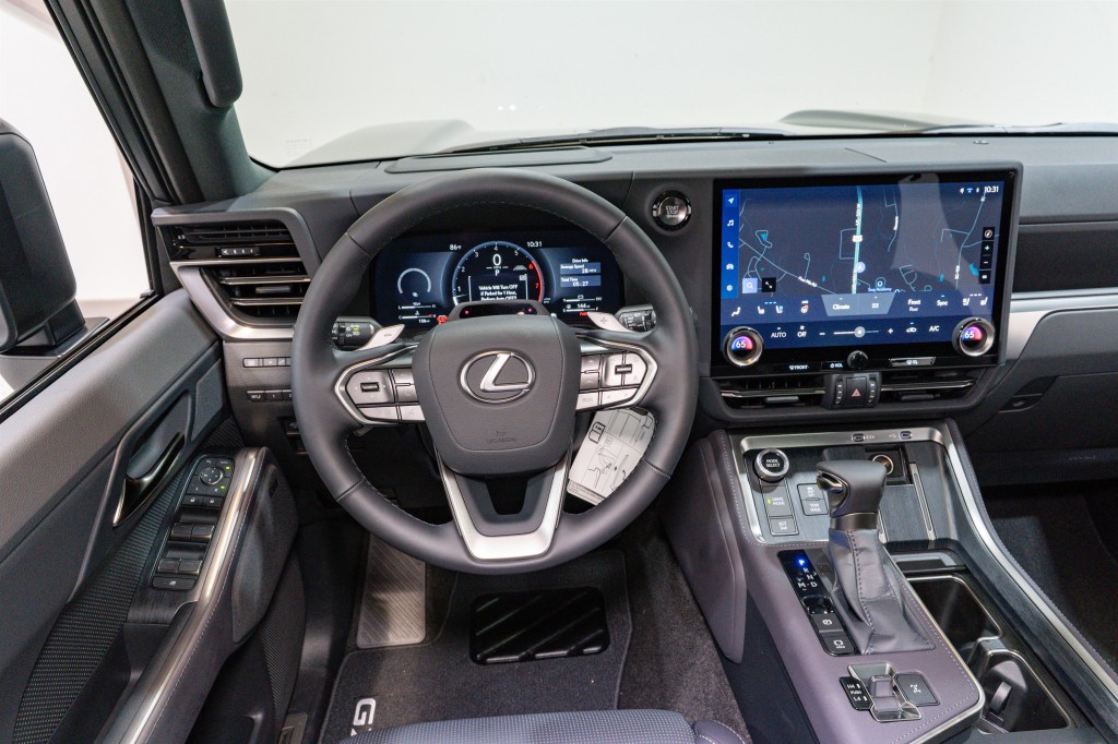 2025 Lexus GX Image 12