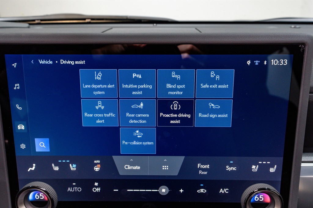 2025 Lexus GX Image 24