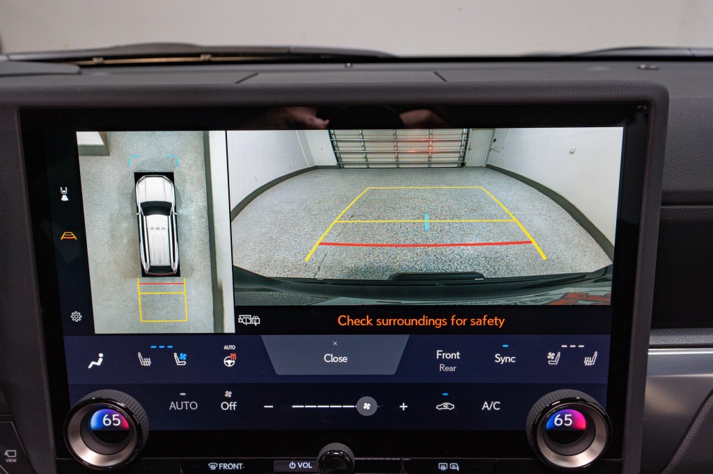 2025 Lexus GX Image 25