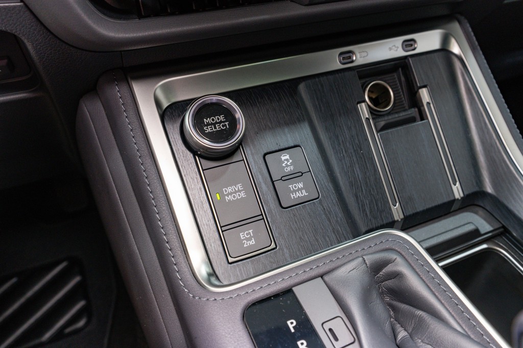 2025 Lexus GX Image 27