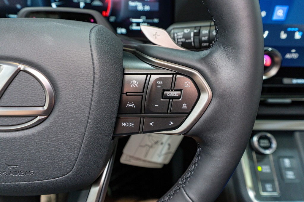 2025 Lexus GX Image 33