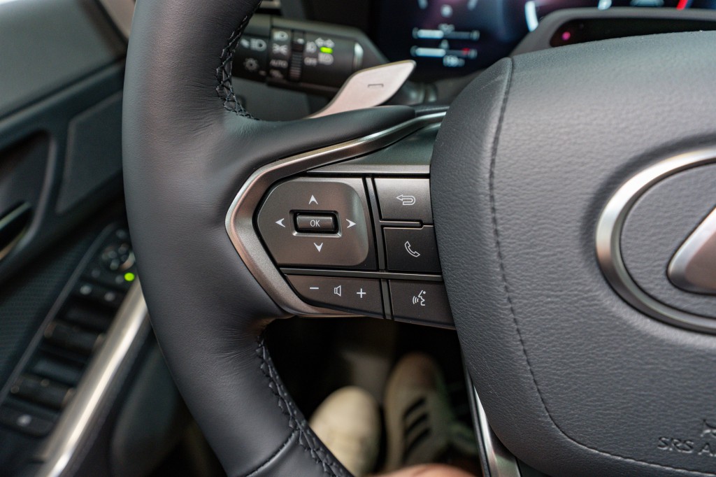 2025 Lexus GX Image 34