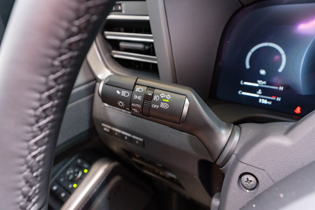 2025 Lexus GX Image 36
