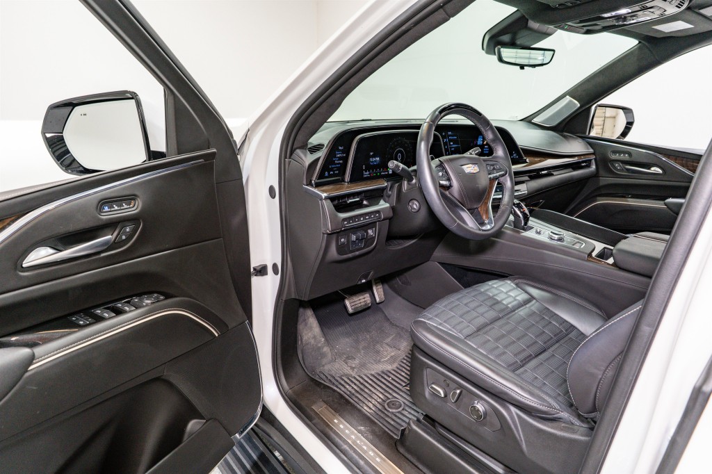 2024 Cadillac Escalade Image 13