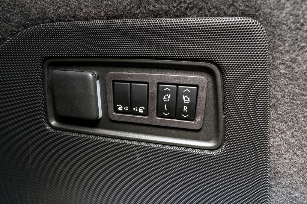 2024 Cadillac Escalade Image 42