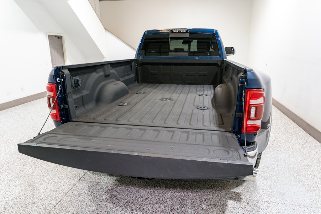 2019 RAM 3500 Image 12