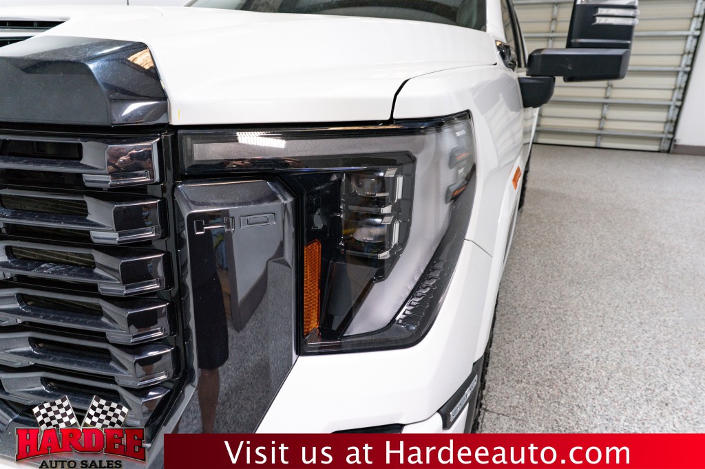 2024 GMC Sierra 2500 Image 8