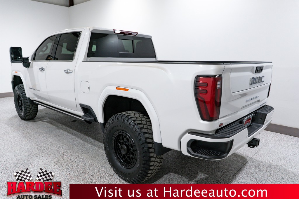 2024 GMC Sierra 2500 Image 3