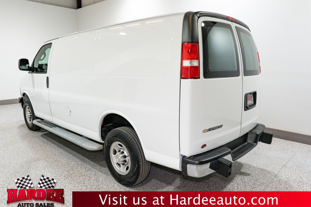 2023 Chevrolet Express Image 3