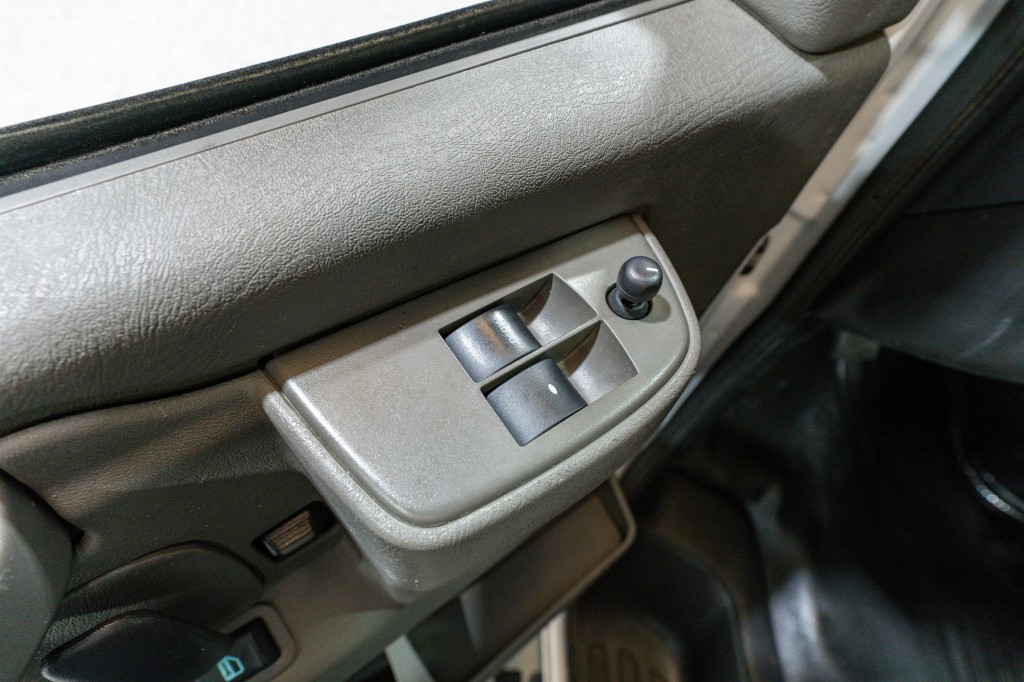 2023 Chevrolet Express Image 14
