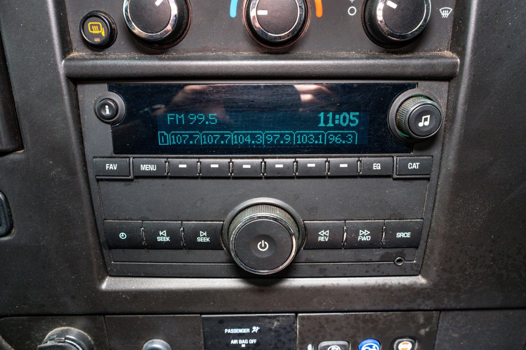 2023 Chevrolet Express Image 19