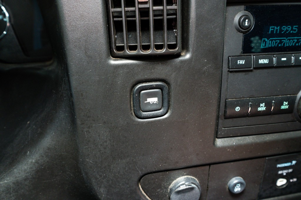 2023 Chevrolet Express Image 22