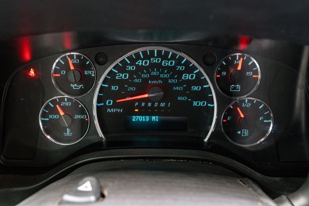 2023 Chevrolet Express Image 23