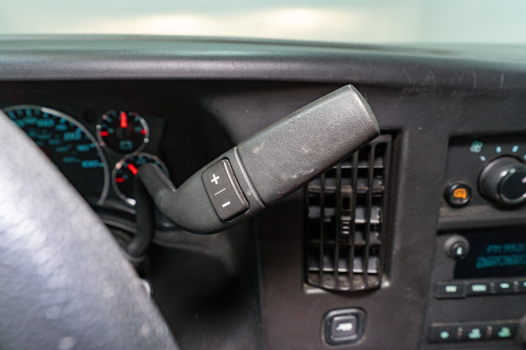 2023 Chevrolet Express Image 25