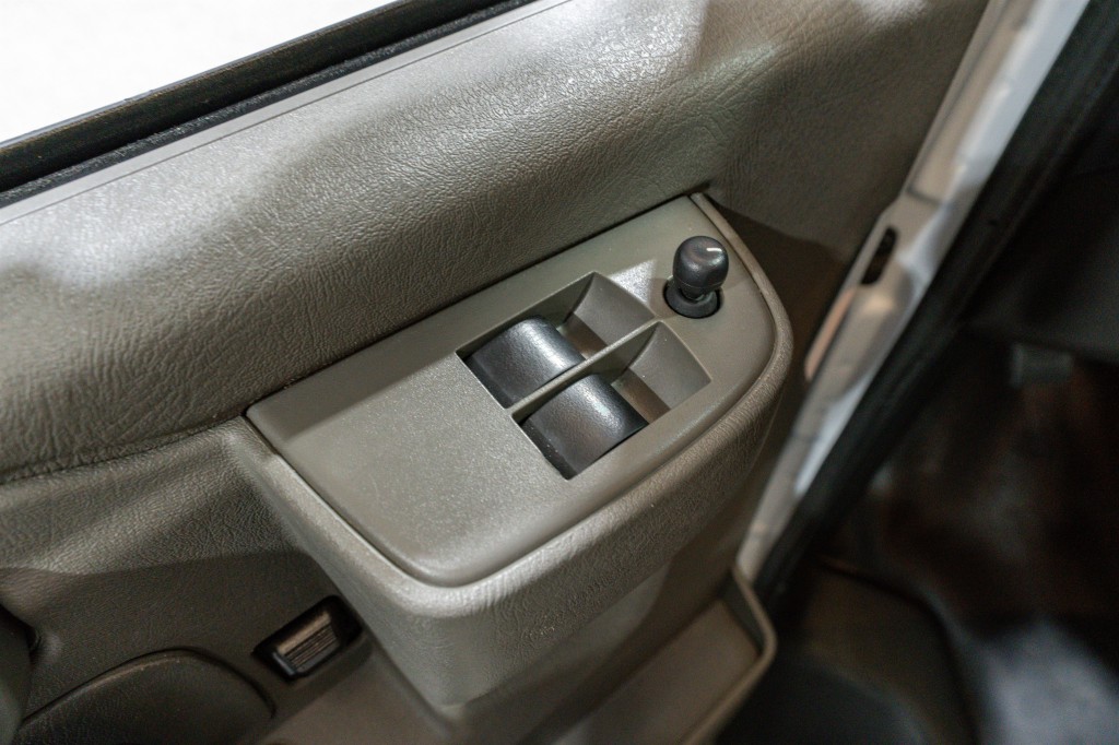 2023 GMC Savana Image 14