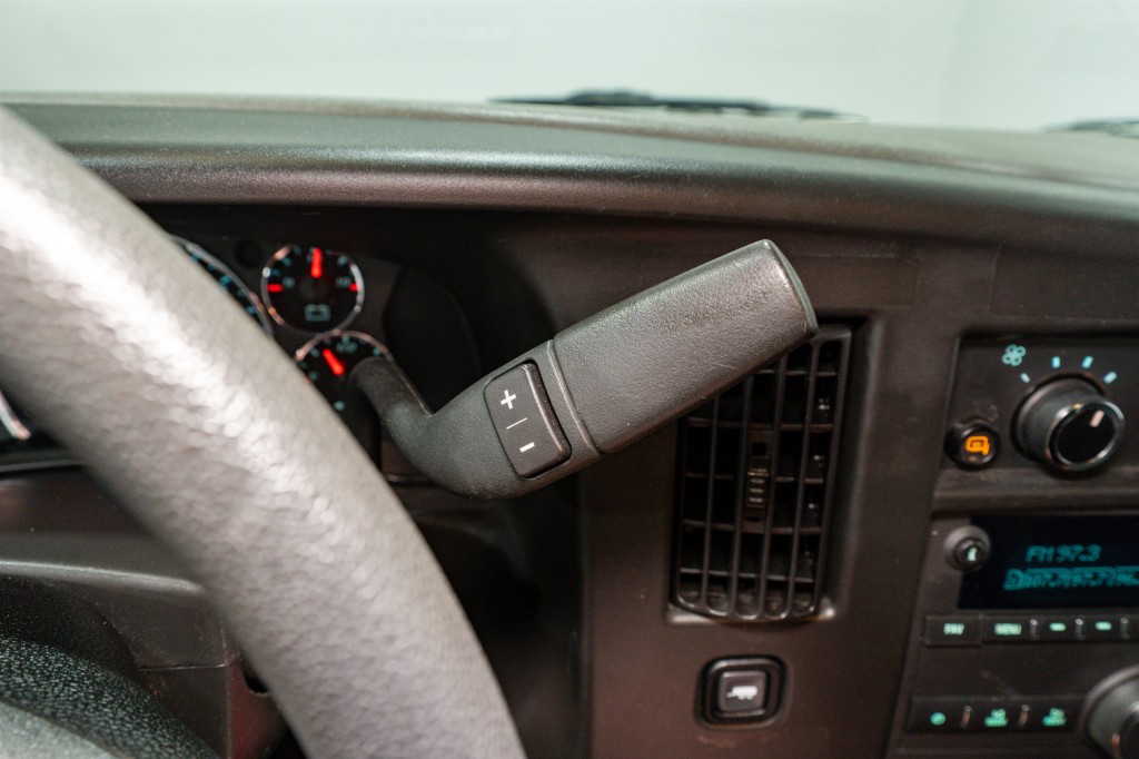 2023 GMC Savana Image 22