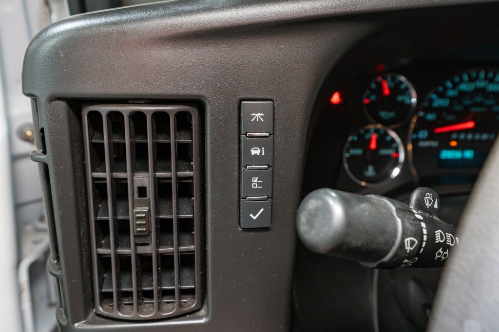 2023 GMC Savana Image 24