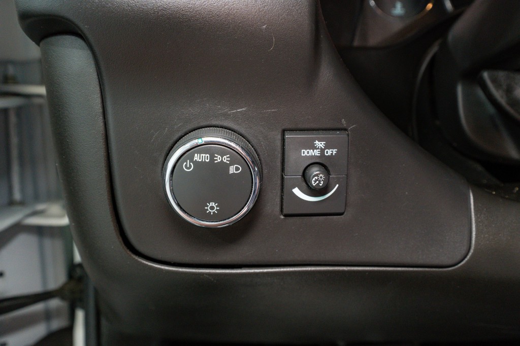 2023 GMC Savana Image 25