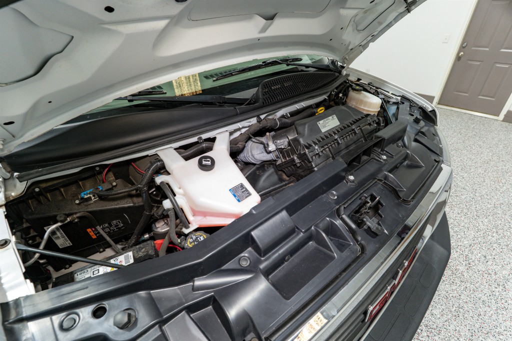 2023 GMC Savana Image 26
