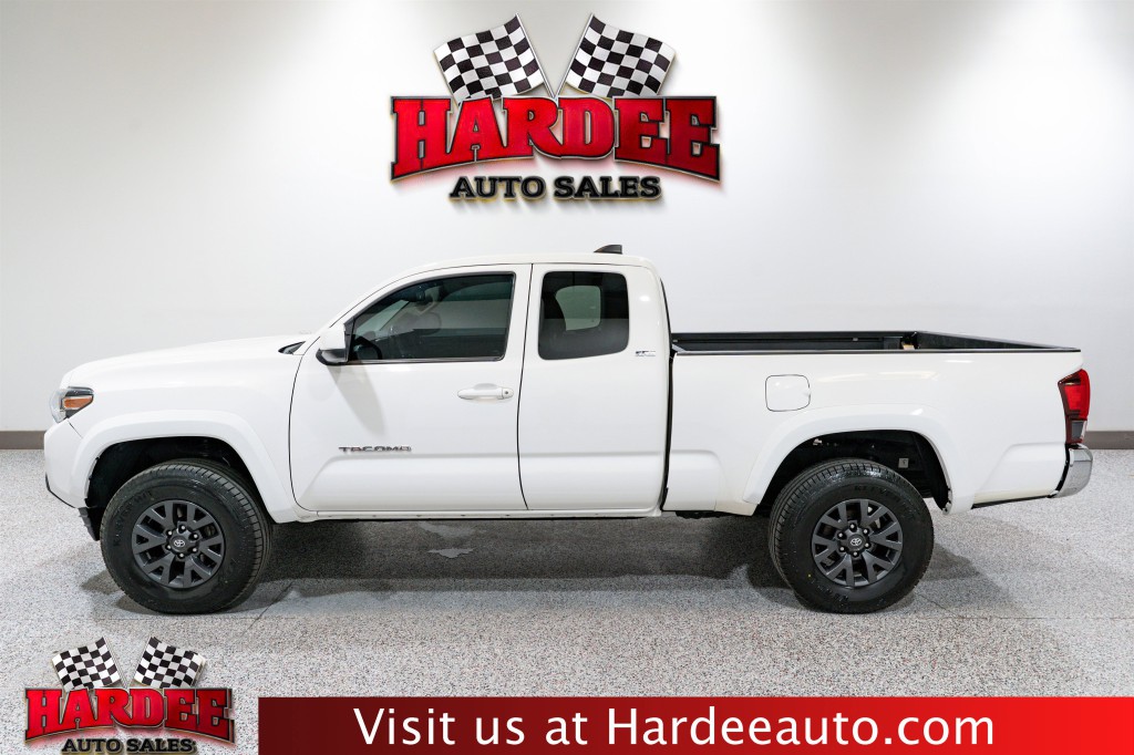 2022 Toyota Tacoma Image 1