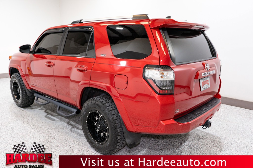 2022 Toyota 4Runner Image 3