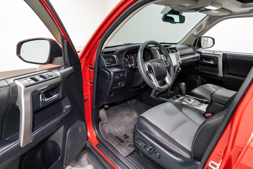2022 Toyota 4Runner Image 12