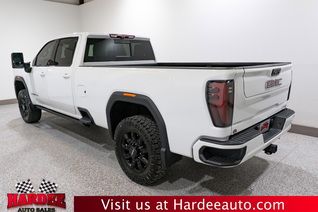 2024 GMC Sierra 2500 Image 3