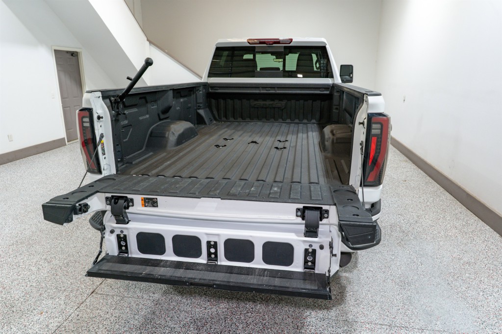 2024 GMC Sierra 2500 Image 11