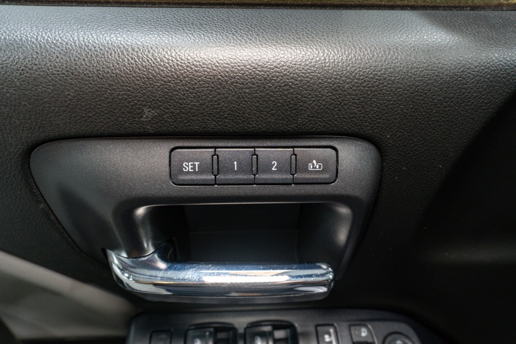 2015 Chevrolet Silverado 1500 Image 12
