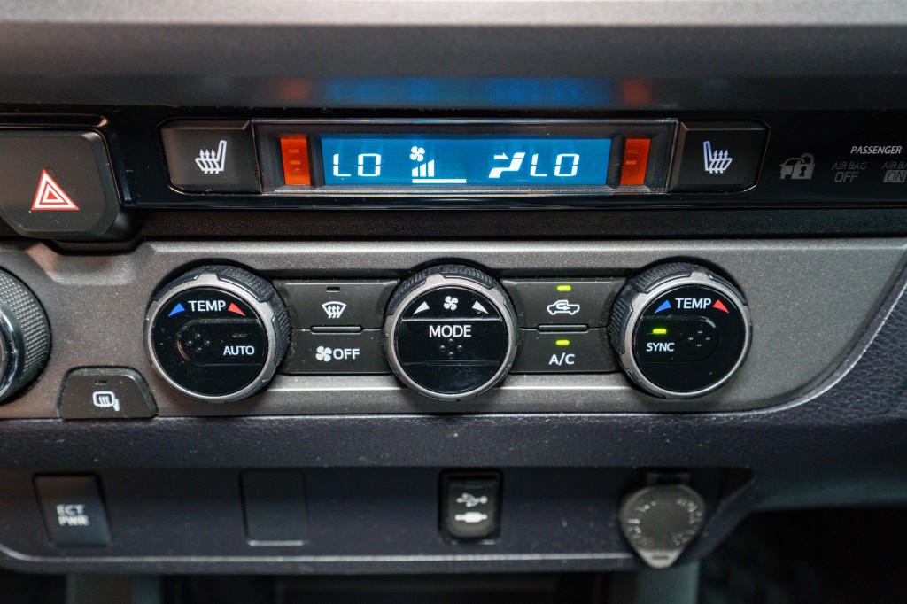 2016 Toyota Tacoma Image 19
