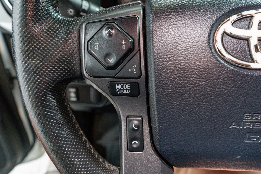 2016 Toyota Tacoma Image 24