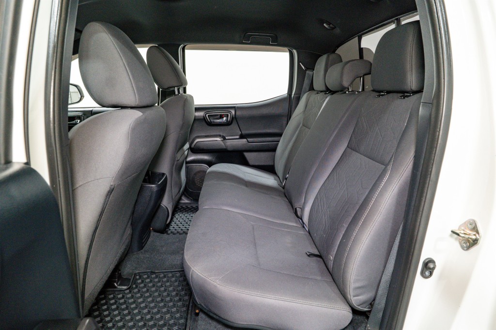 2016 Toyota Tacoma Image 29