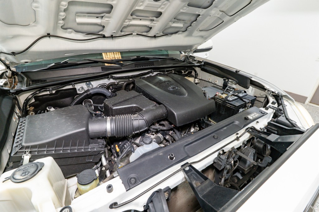 2016 Toyota Tacoma Image 30