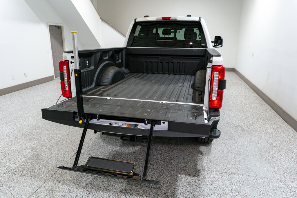 2026 Ford F-250 Image 11