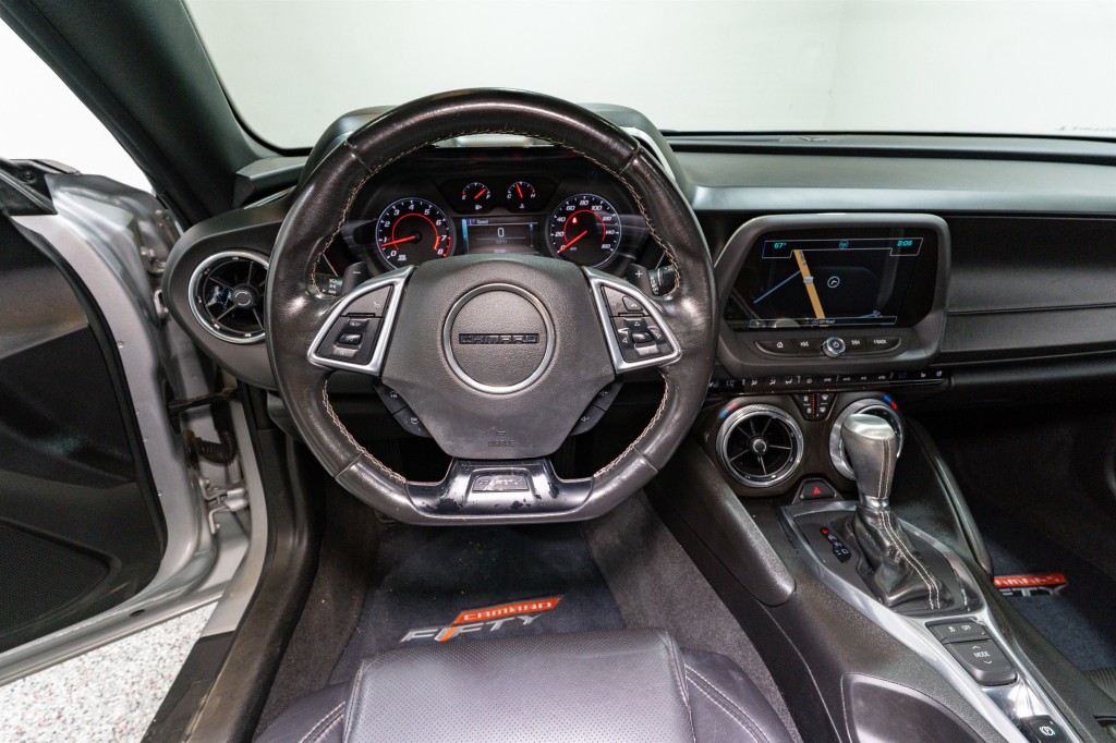 2017 Chevrolet Camaro Image 11