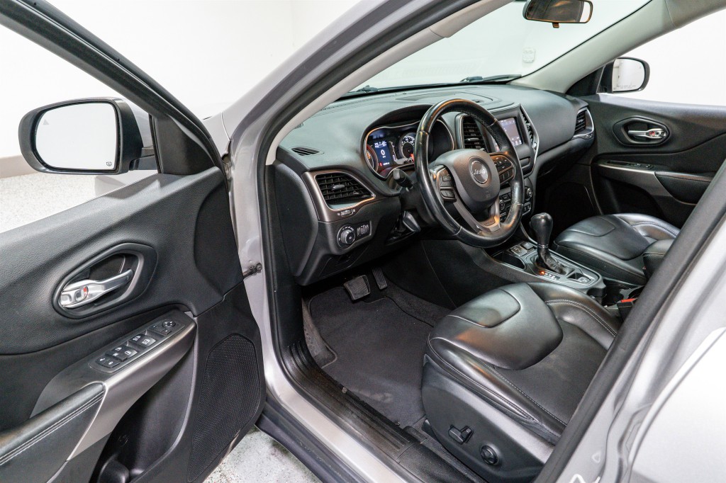 2019 Jeep Cherokee Image 10