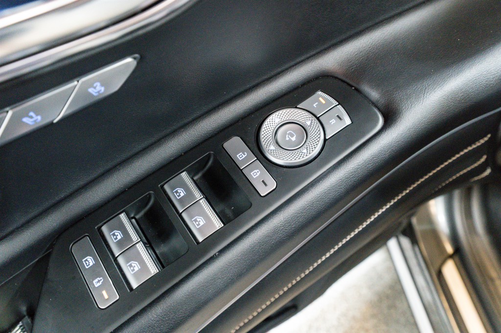 2024 Genesis GV80 Image 15