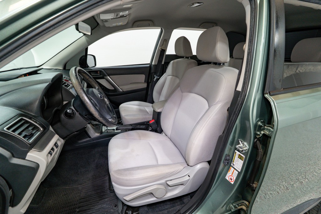2016 Subaru Forester Image 14